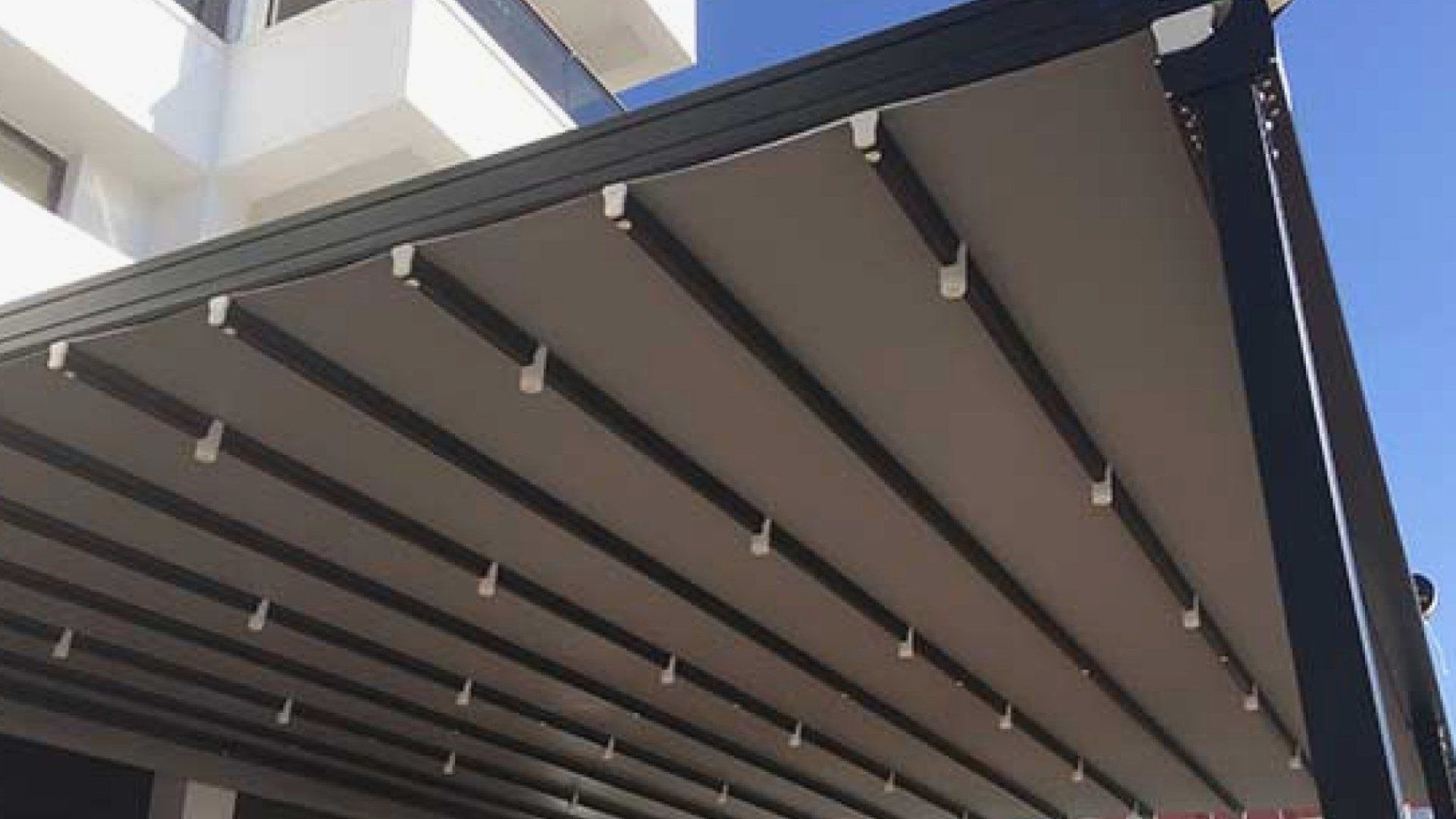 Pergola Tente Fiyatları 2026: Bioclimatik ve Motorlu Modeller